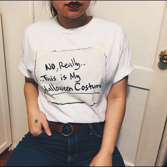 Halloween Graphic Short Sleeve T-Shirt size M-L - Picture 2 of 3